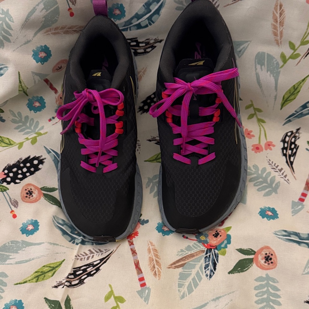 Altra Women's Black and Pink Athletic Shoes